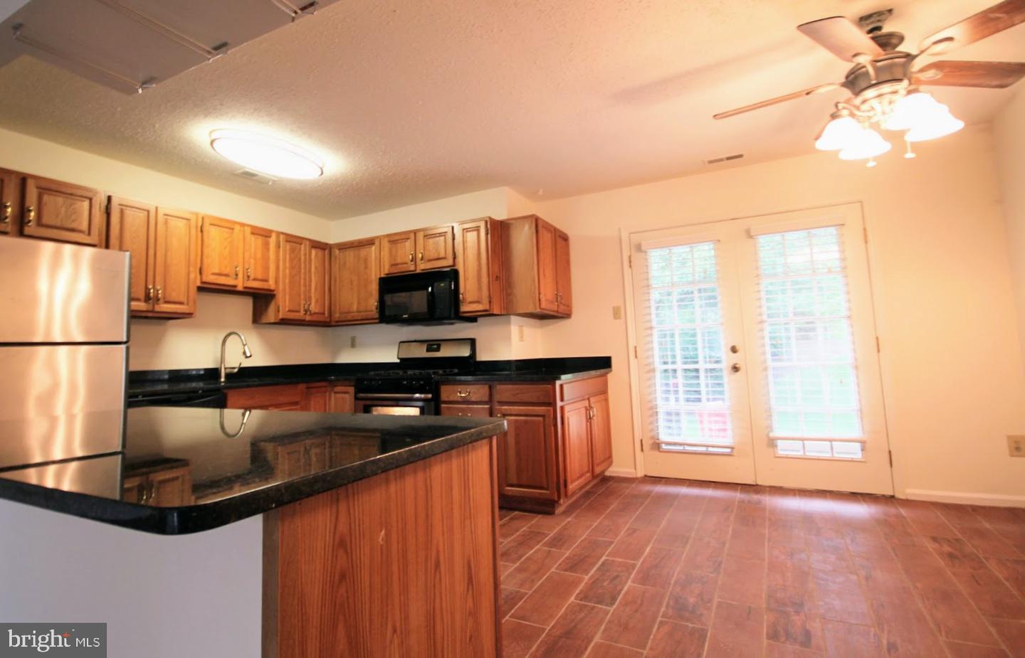 4 Rampart Dr Property Photo 3