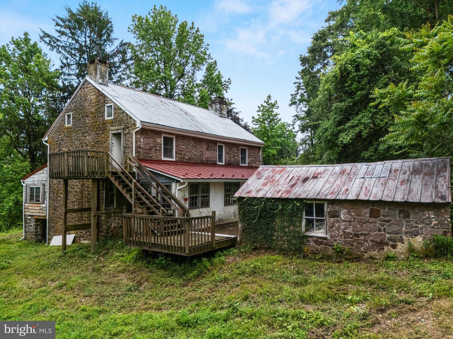 995 Cadmus Rd Property Photo 6