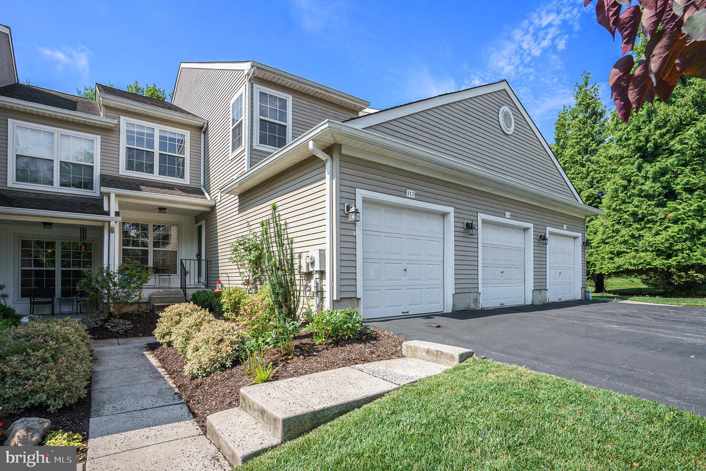 112 Bellwood Ct #3703 Property Photo 1