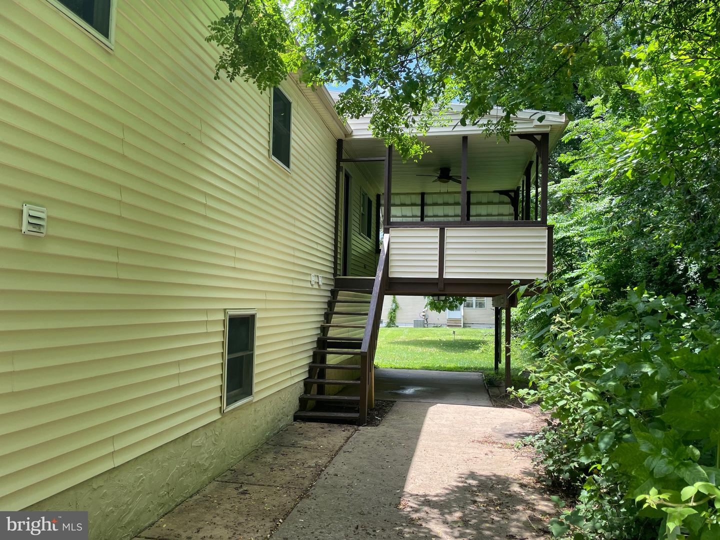 903 Poplar St Property Photo 6