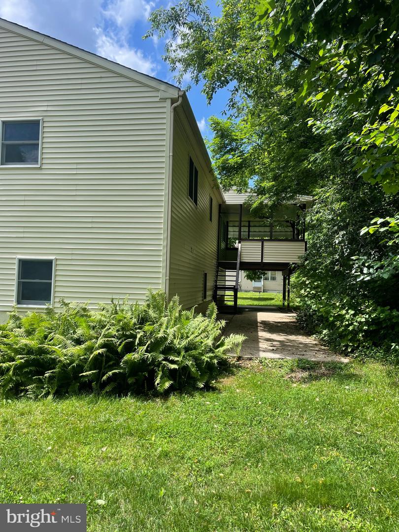 903 Poplar St Property Photo 7