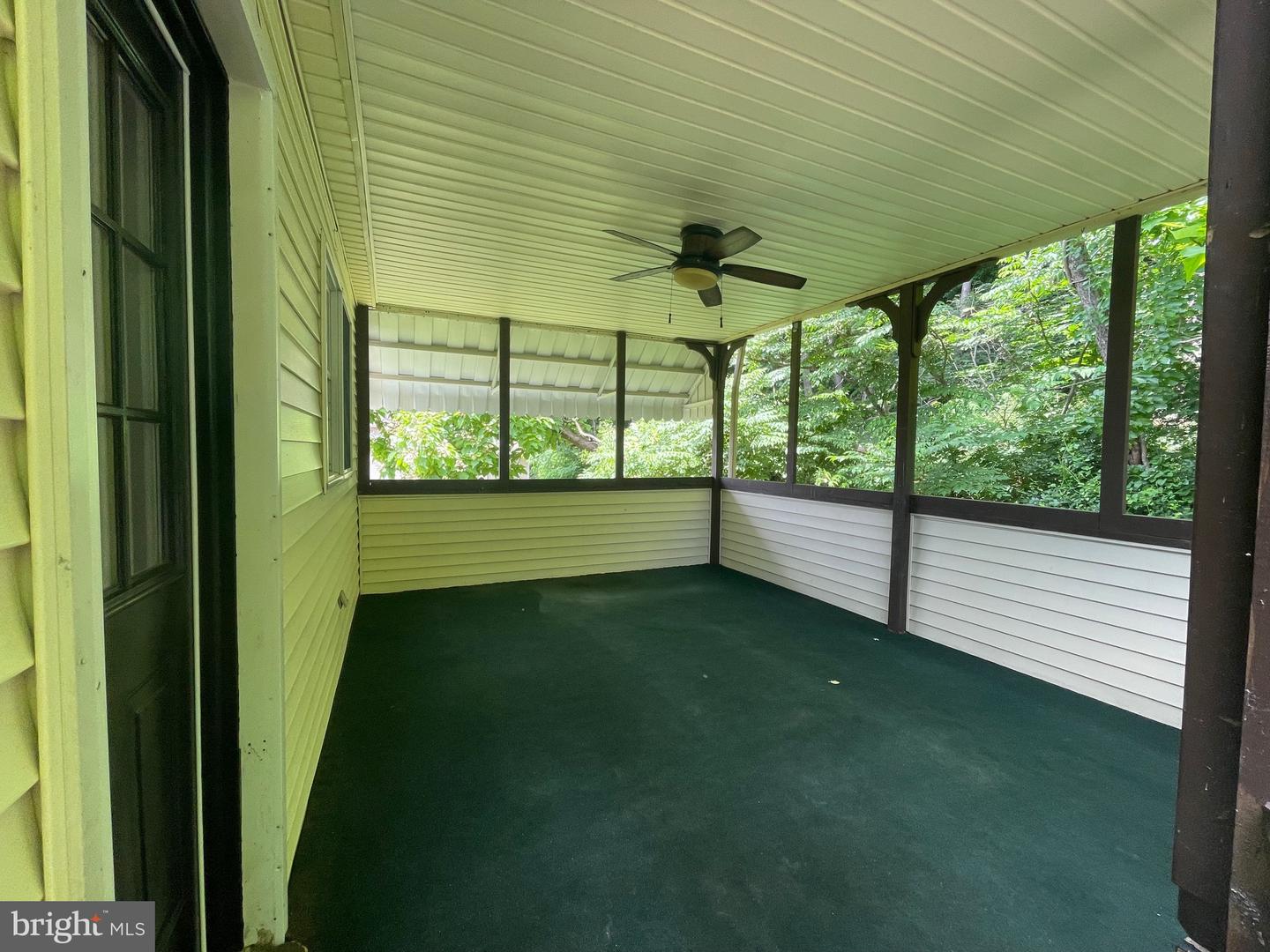 903 Poplar St Property Photo 9