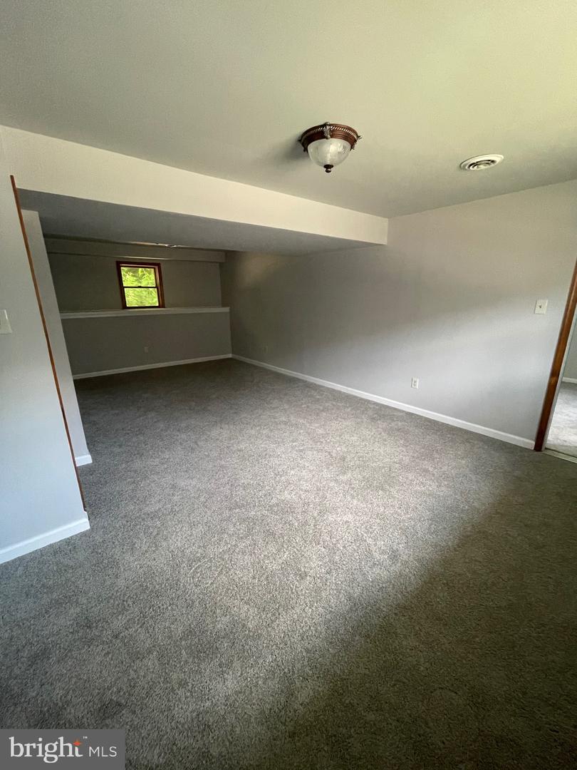 903 Poplar St Property Photo 32