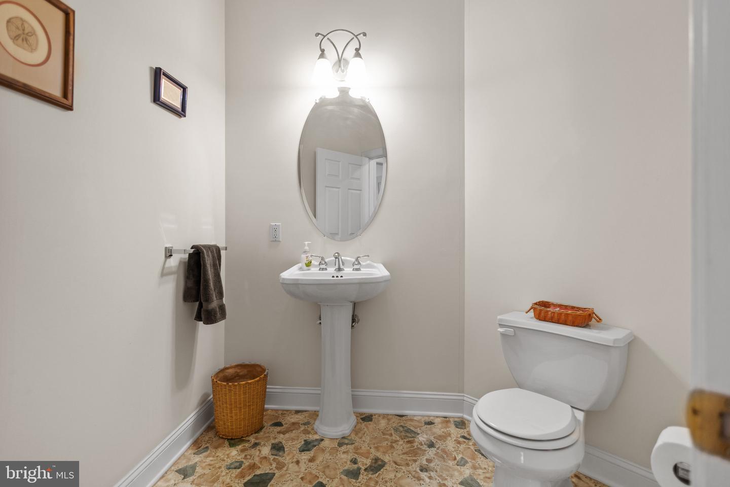 707 Arbor Ln Property Photo 10