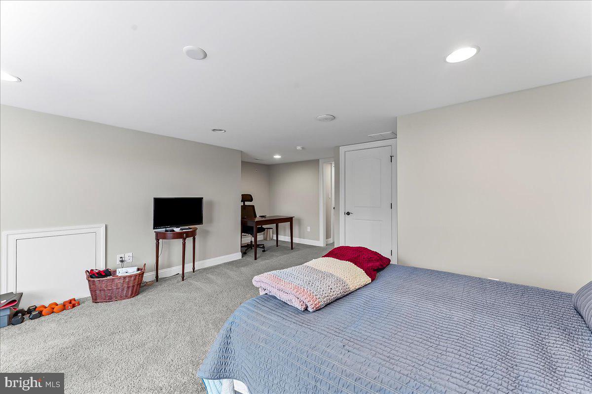 4 Parkview Cir Property Photo 19
