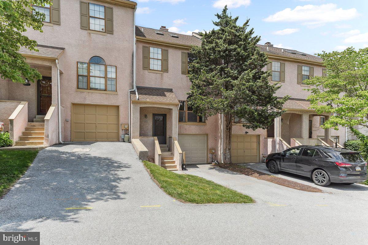 3204 Stoneham Dr #3204 Property Photo 1