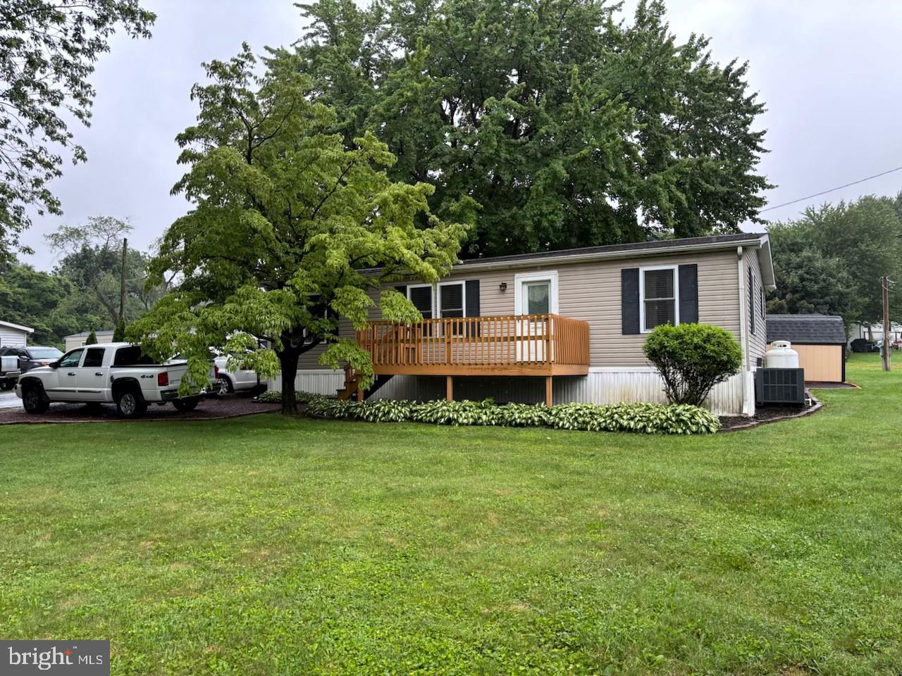 1 Tulip Dr Property Photo 2