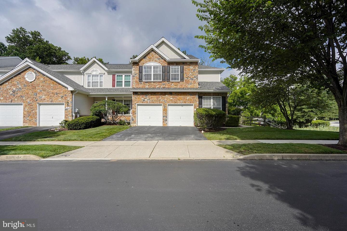 100 Forelock Ct Property Photo 1