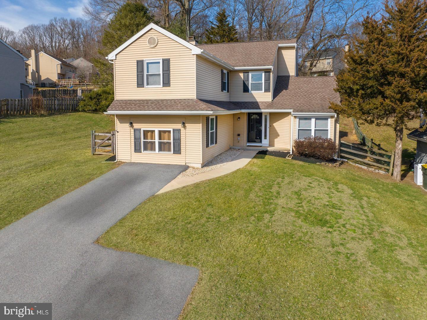 1213 Delaware Ln Property Photo 1
