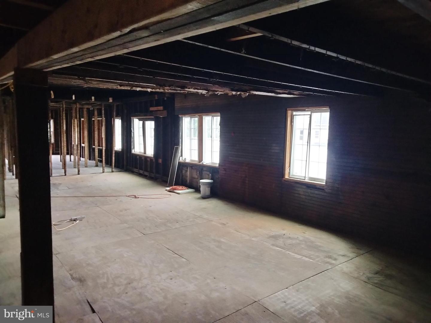 165 W Main St Property Photo 19