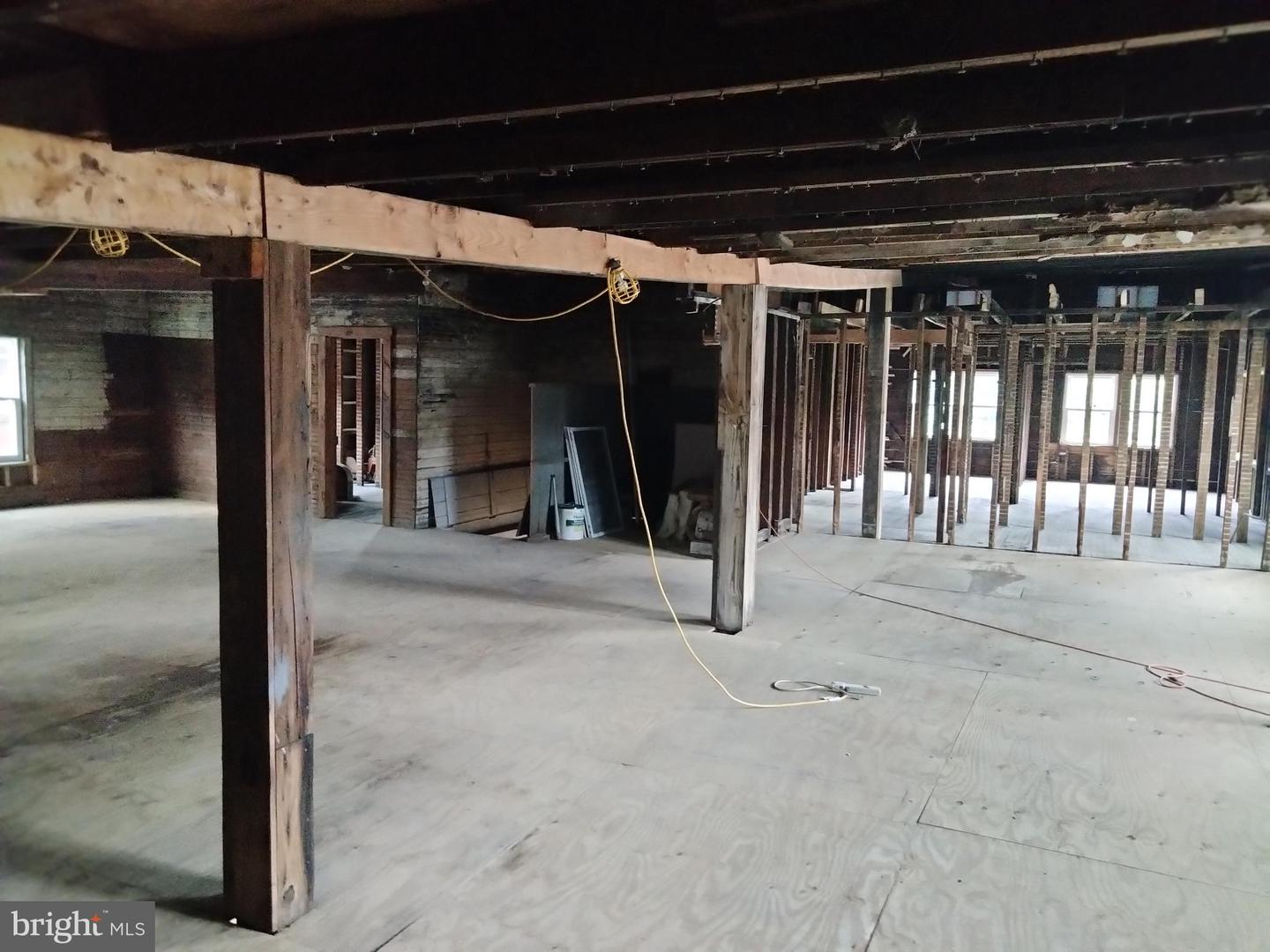 165 W Main St Property Photo 20