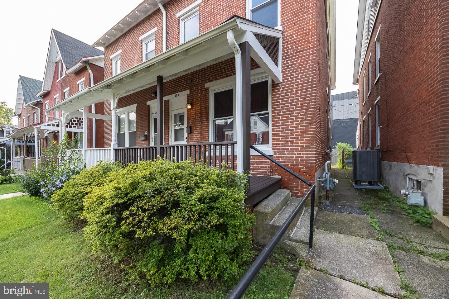 130 Lacey St Property Photo 1