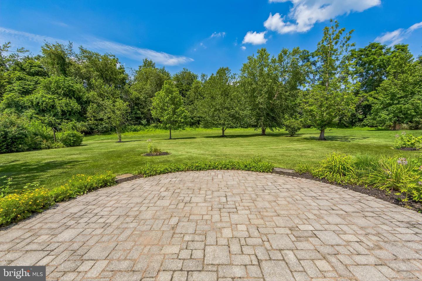 55 Tarrytown Ln Property Photo 6