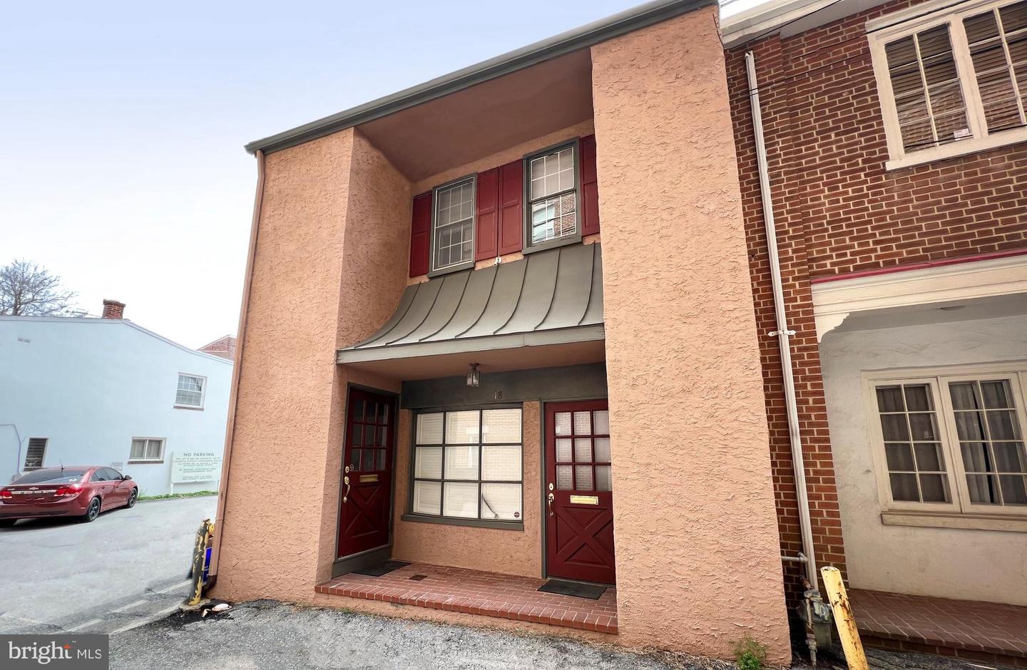 18 Wilmont Mews Property Photo 1