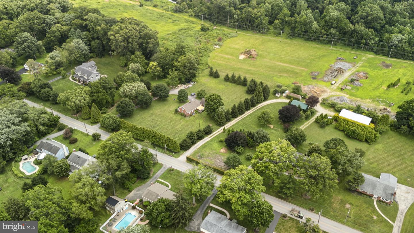 170 Property Photo 6