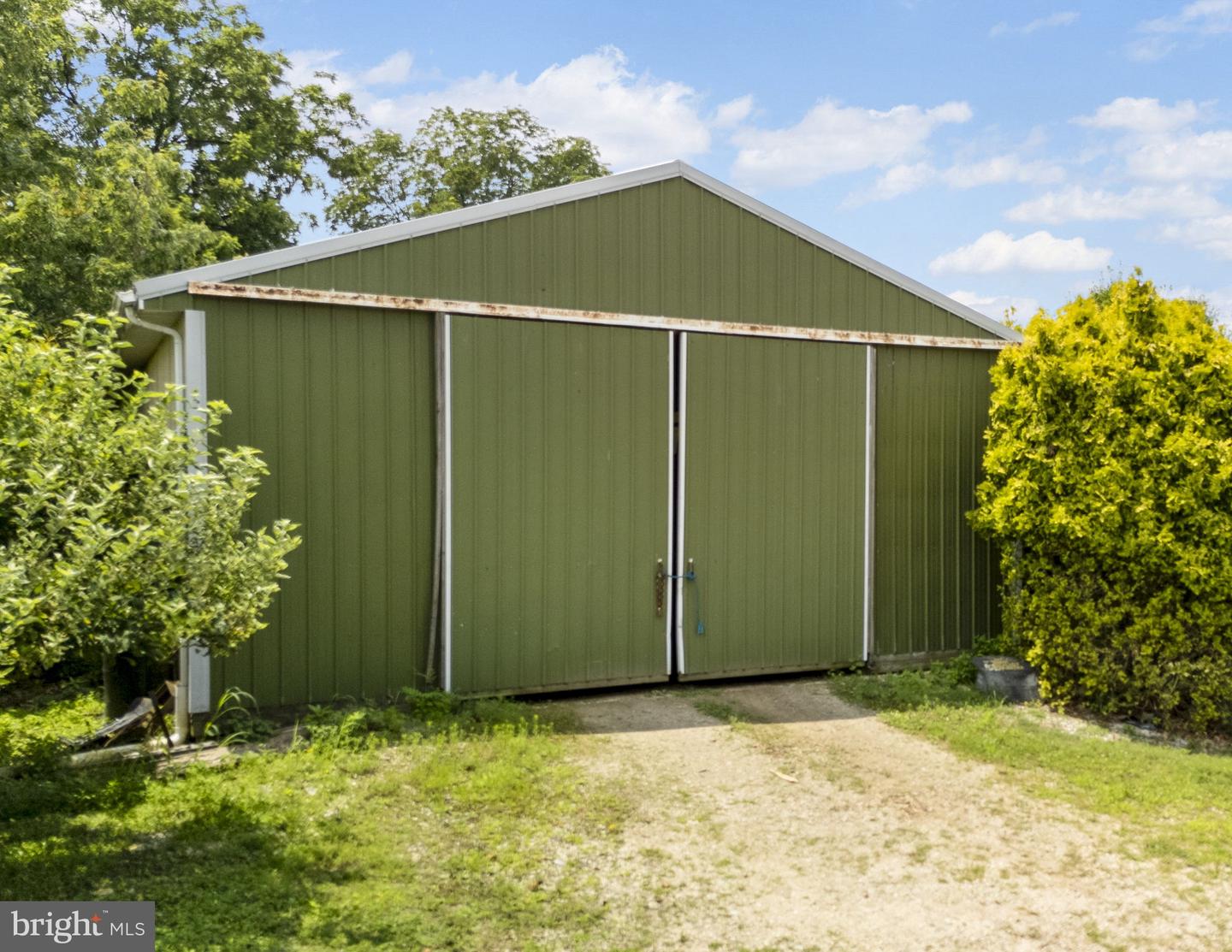 170 Property Photo 23