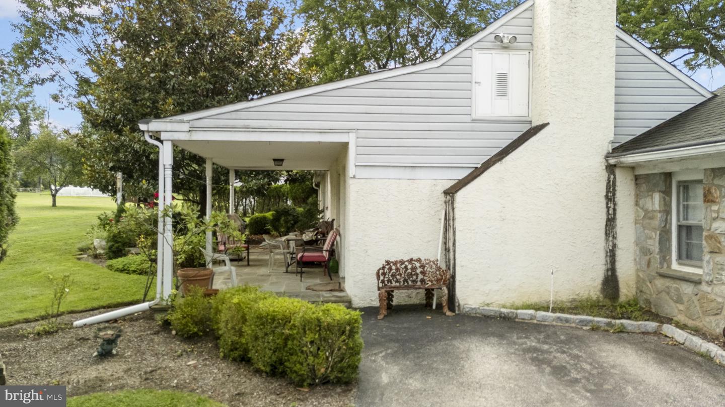 170 Property Photo 27