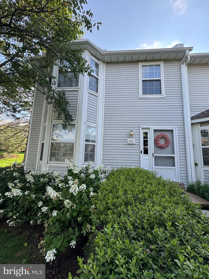 357 Huntington Ct #9 Property Photo 1
