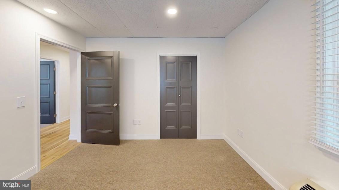 215 N Walnut St Property Photo 5
