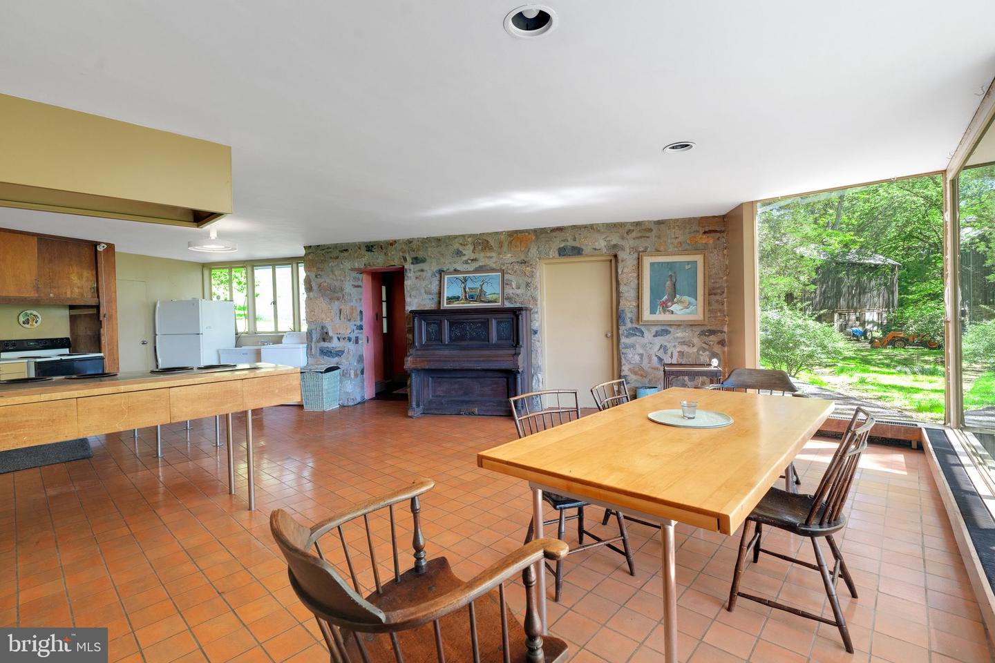2585 Charlestown Rd Property Photo 12