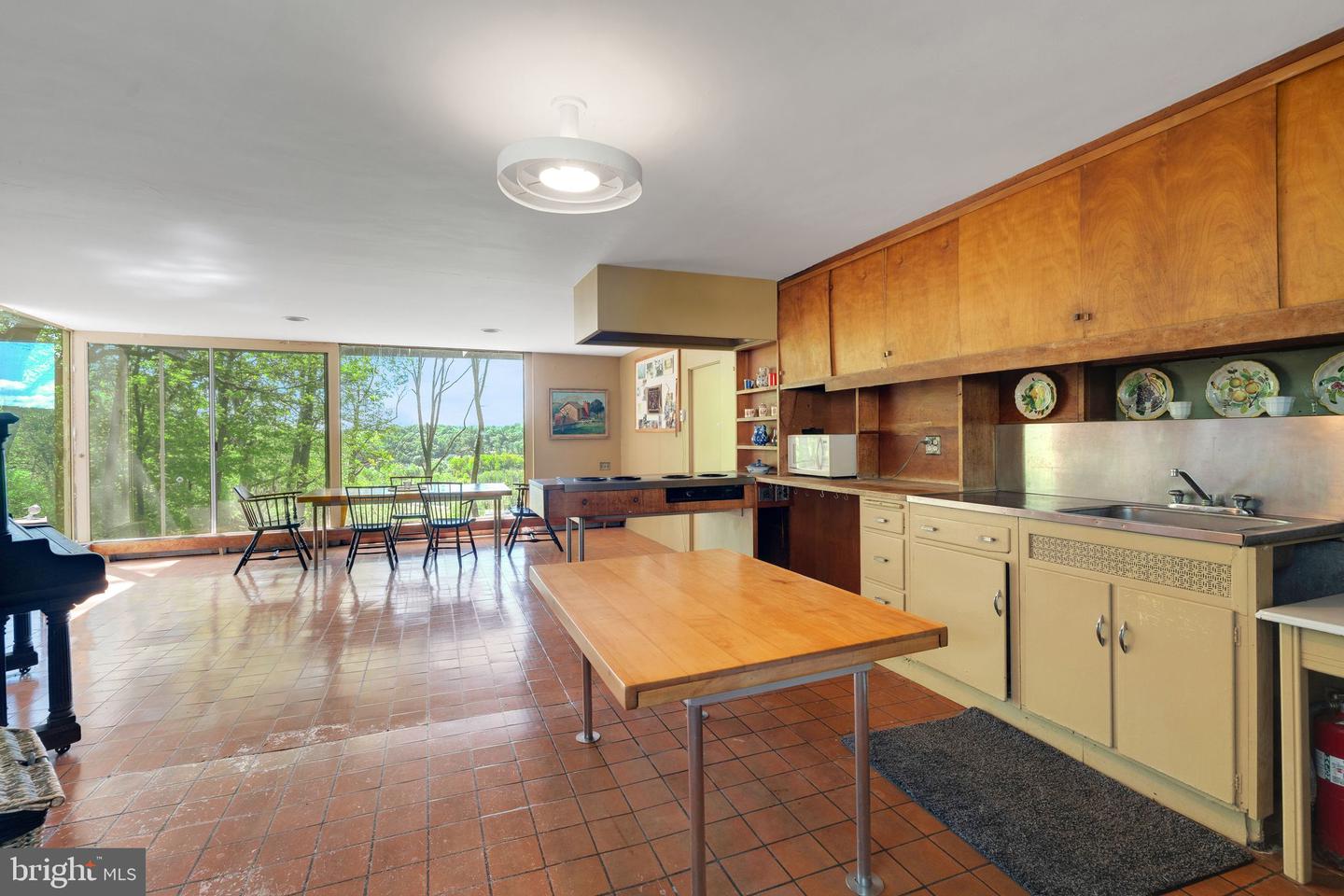 2585 Charlestown Rd Property Photo 13