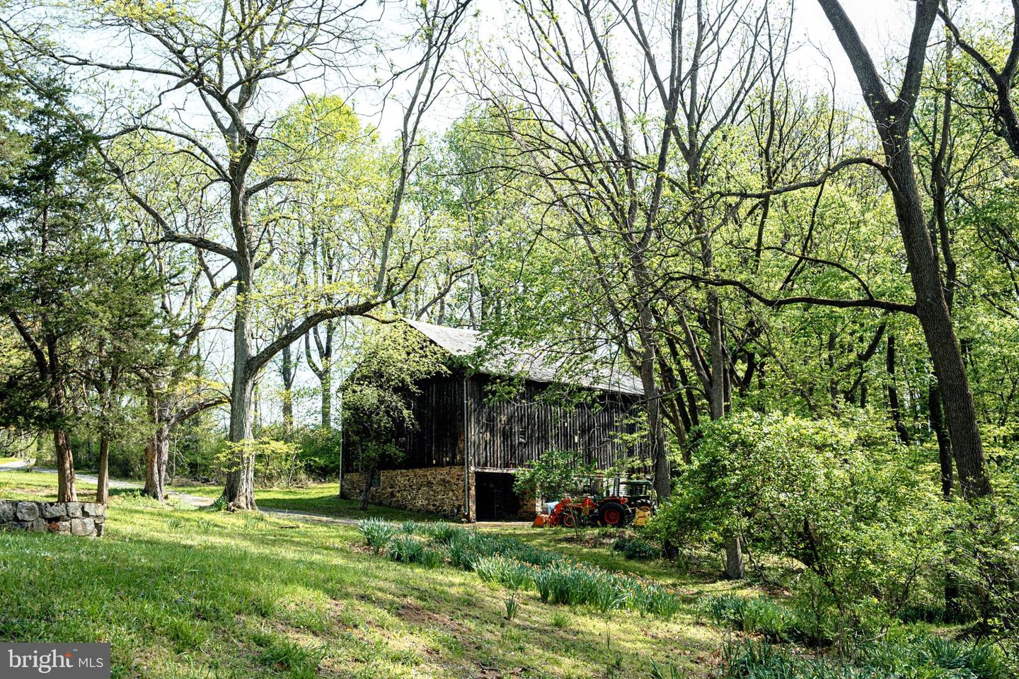 2585 Charlestown Rd Property Photo 15