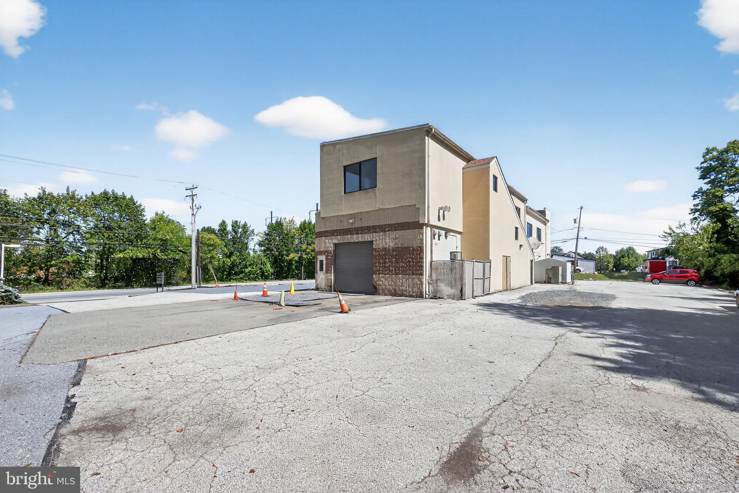 514 E King Rd Property Photo 16