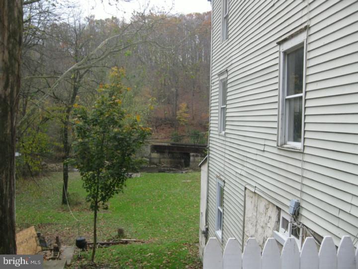 913 Wagontown Rd Property Photo 6