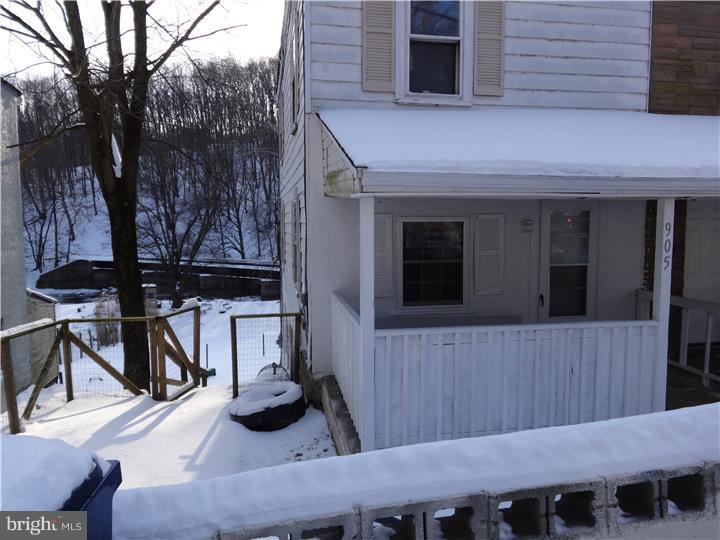 905 Wagontown Rd Property Photo 2