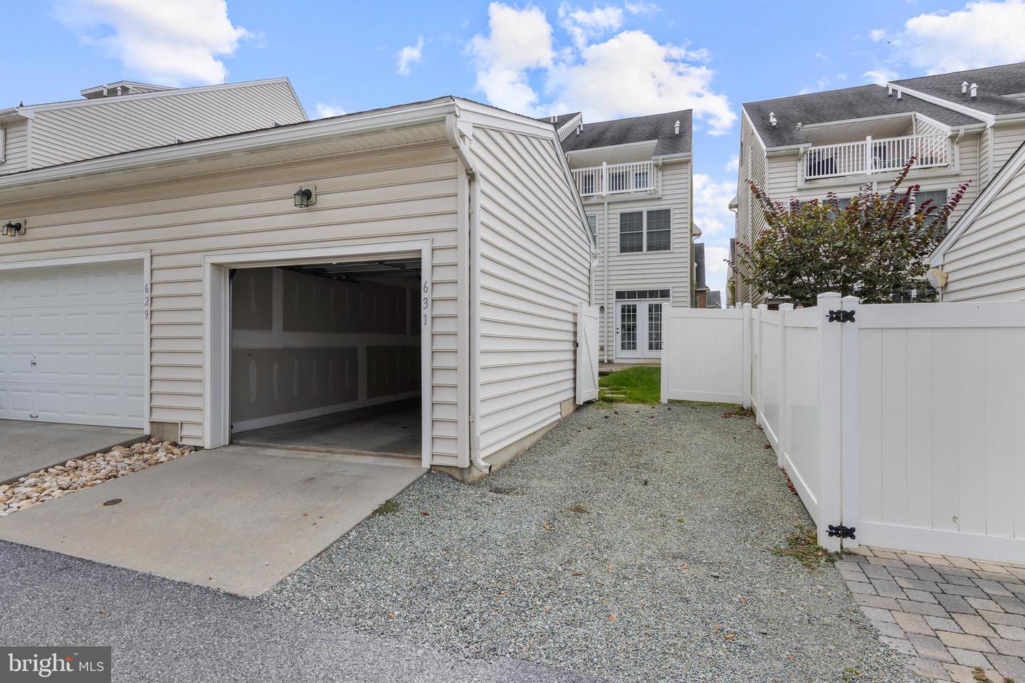 631 W Magnolia Ct Property Photo 46