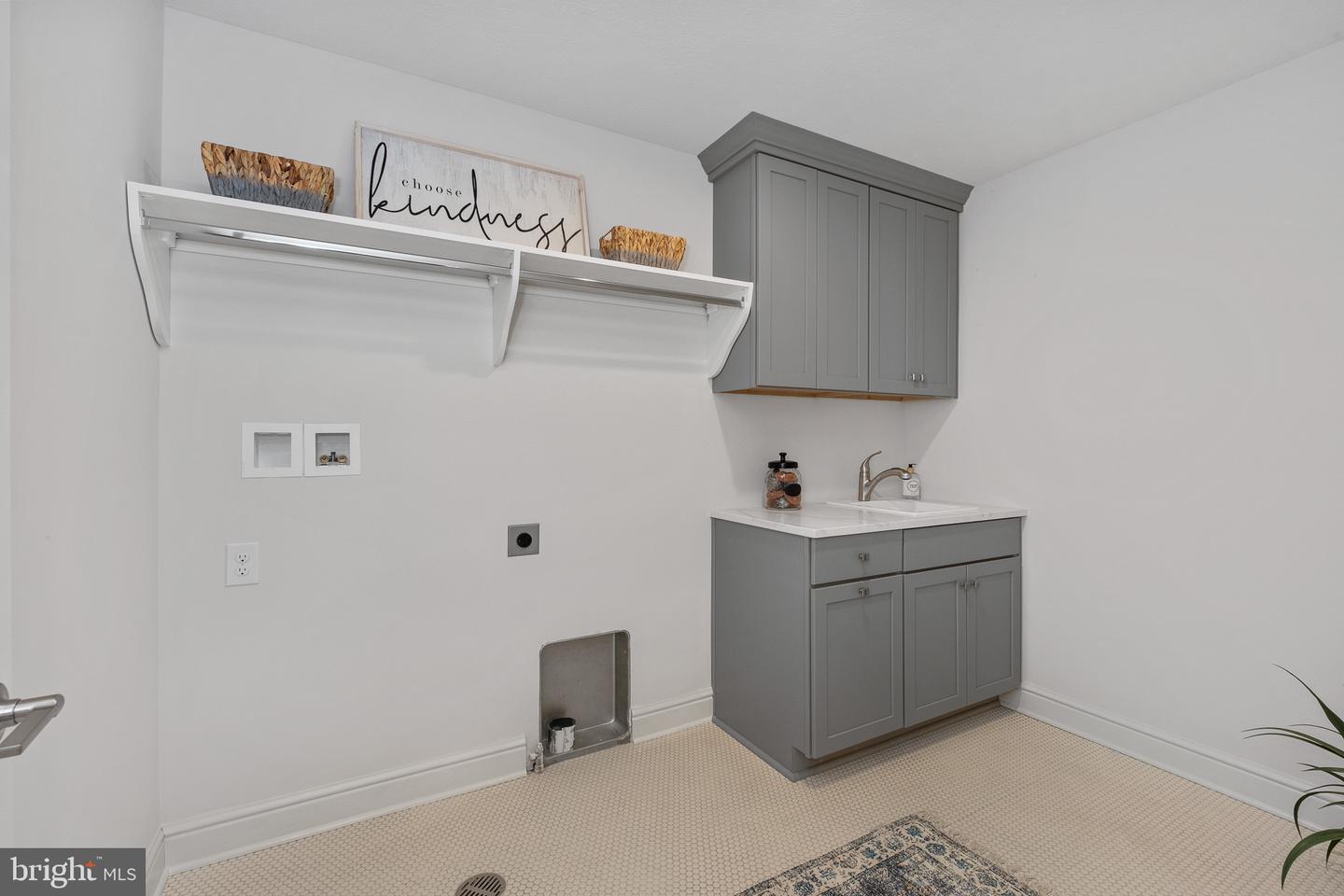 547 Webb Road - Rd Property Photo 33