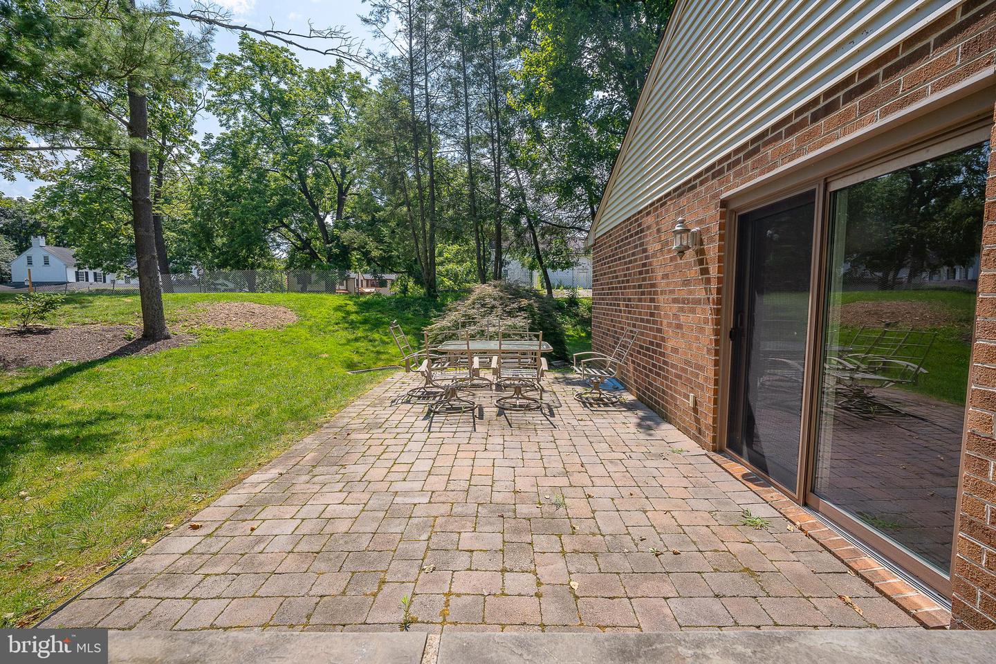 301 Hanover Ct Property Photo 10