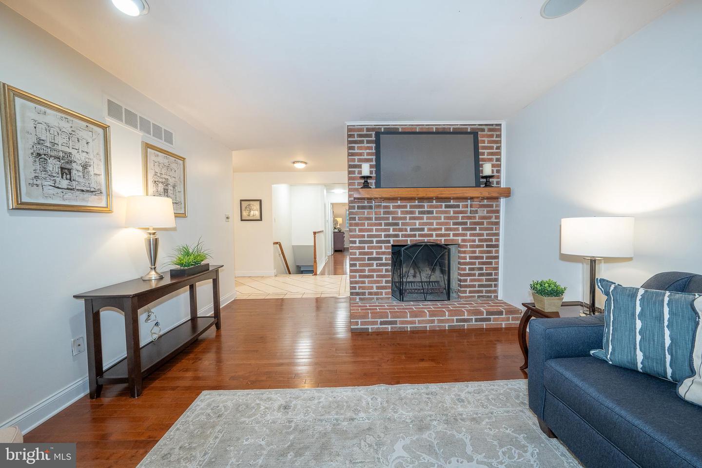 301 Hanover Ct Property Photo 14