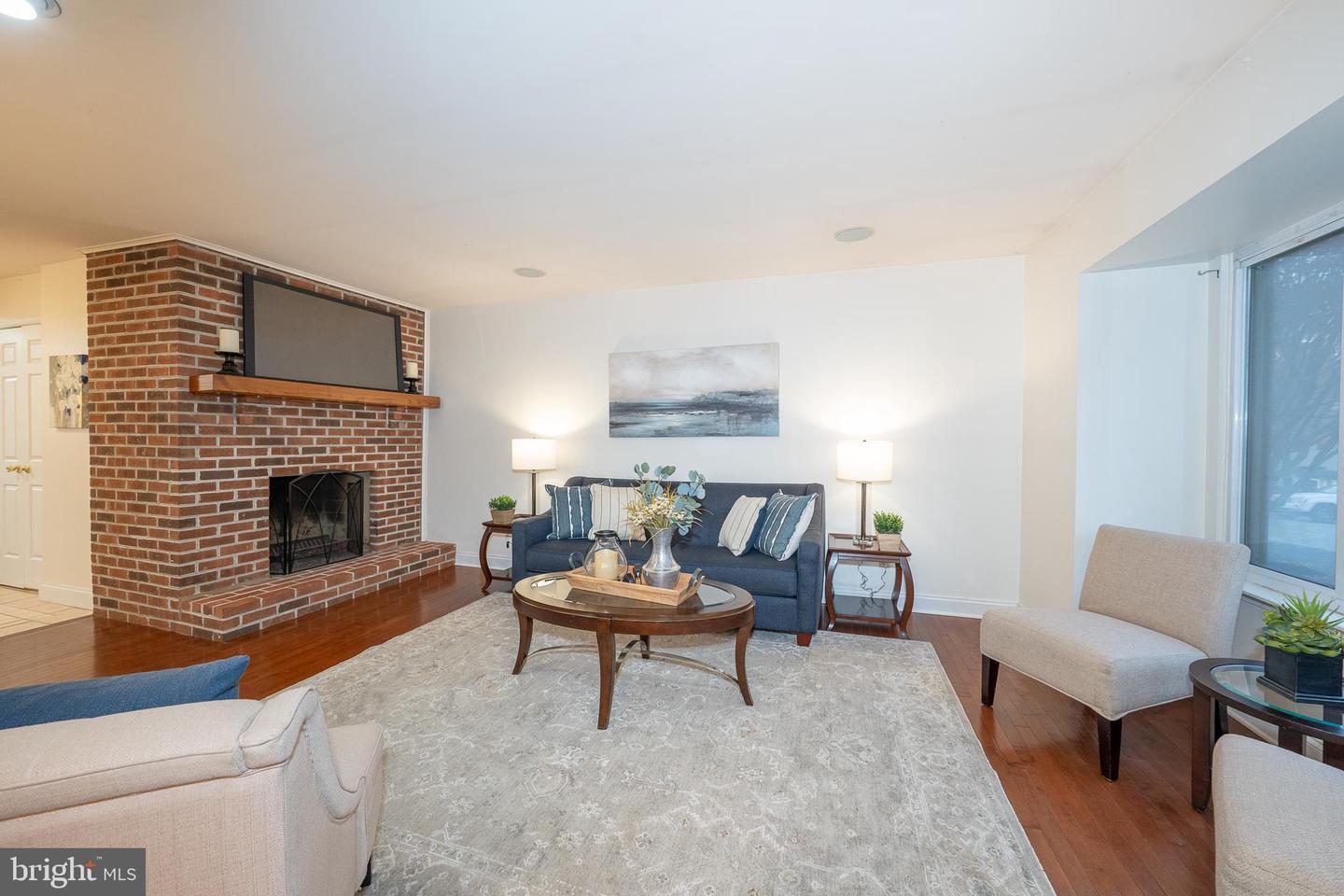 301 Hanover Ct Property Photo 16