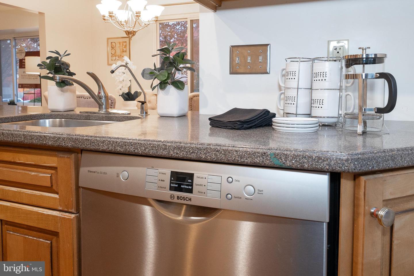 301 Hanover Ct Property Photo 21