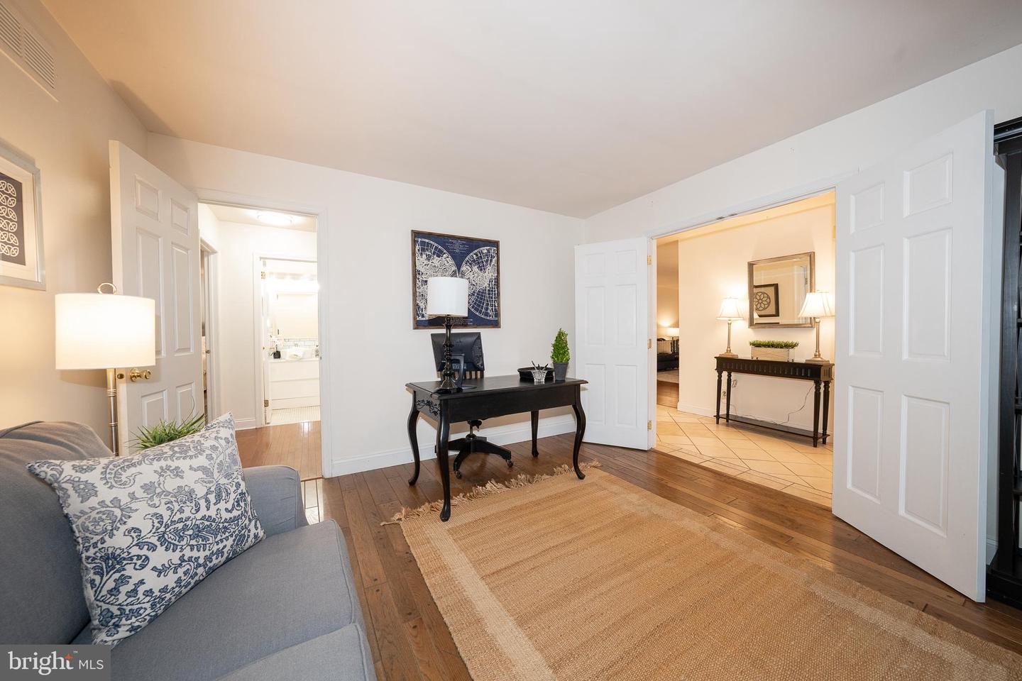 301 Hanover Ct Property Photo 27