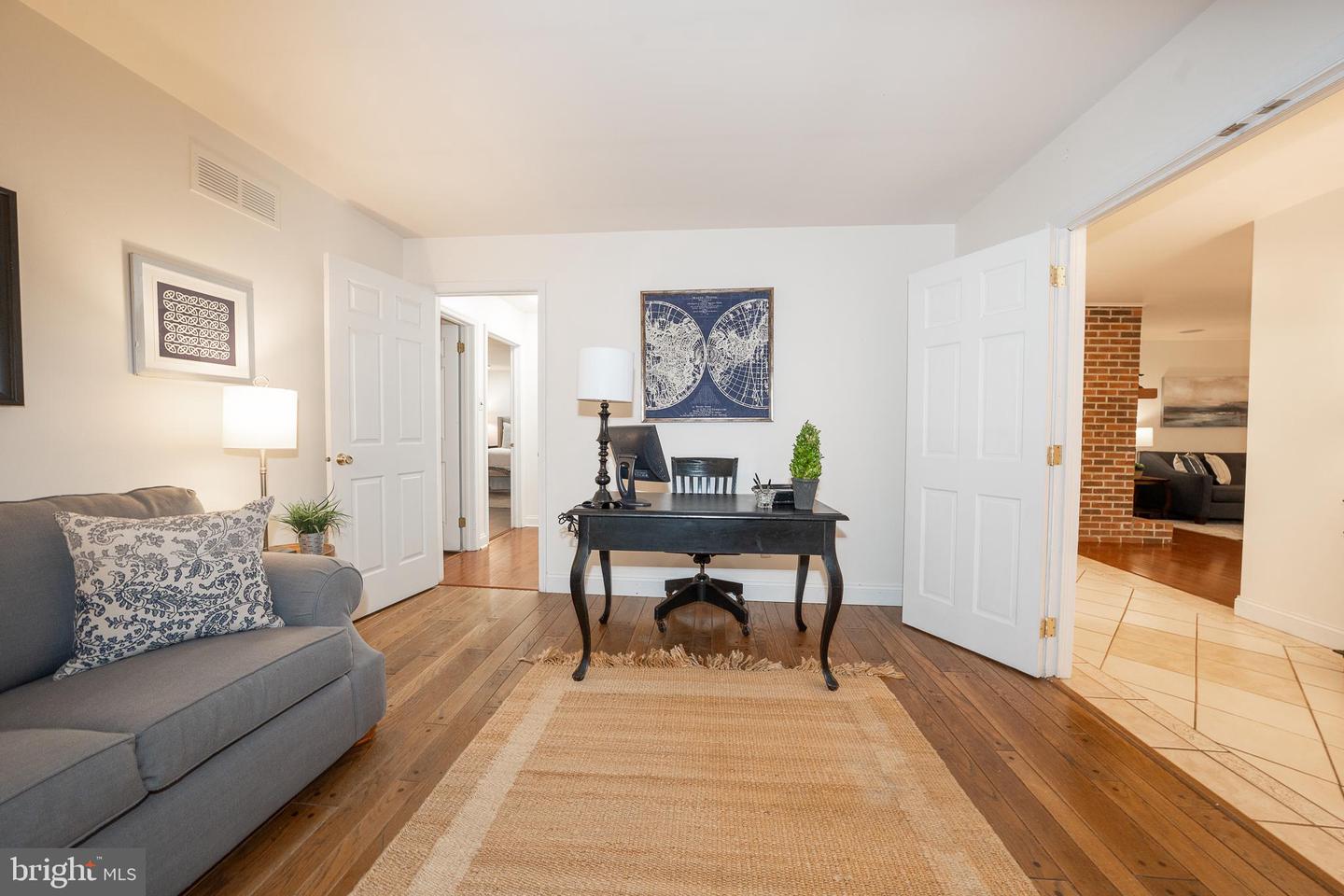 301 Hanover Ct Property Photo 29