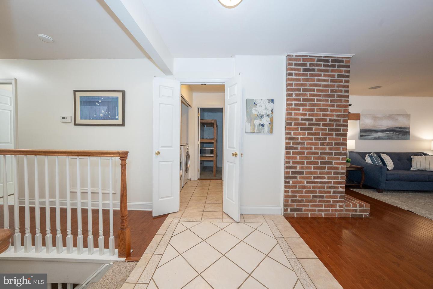 301 Hanover Ct Property Photo 32