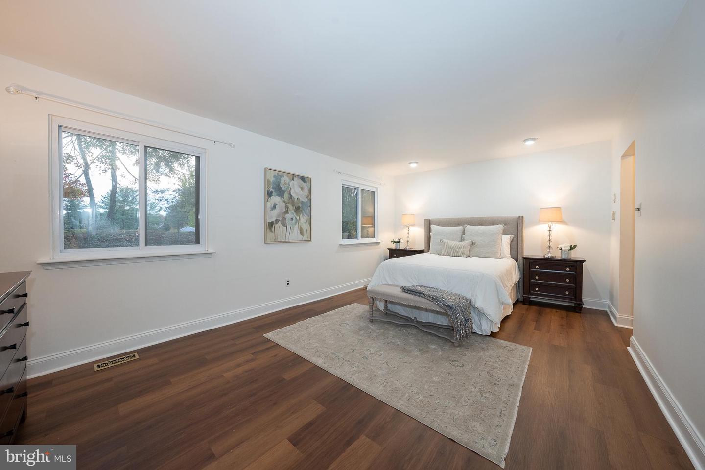 301 Hanover Ct Property Photo 33