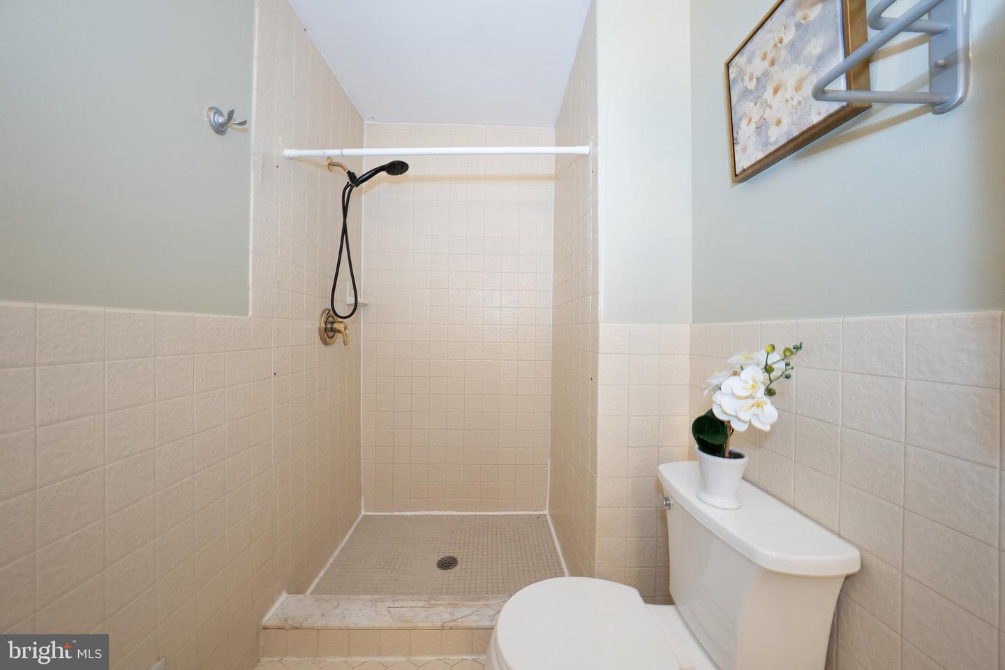 301 Hanover Ct Property Photo 37