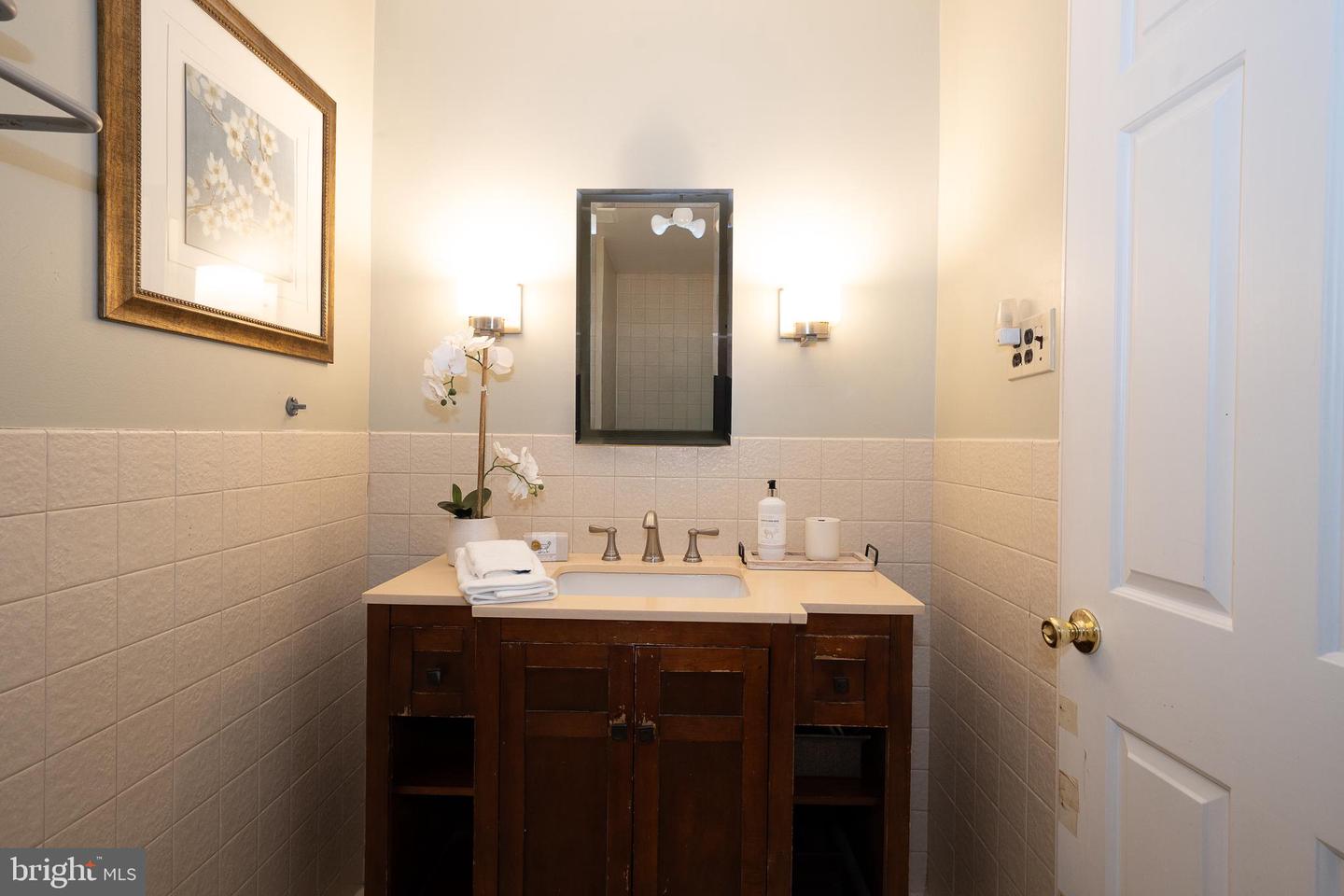 301 Hanover Ct Property Photo 38