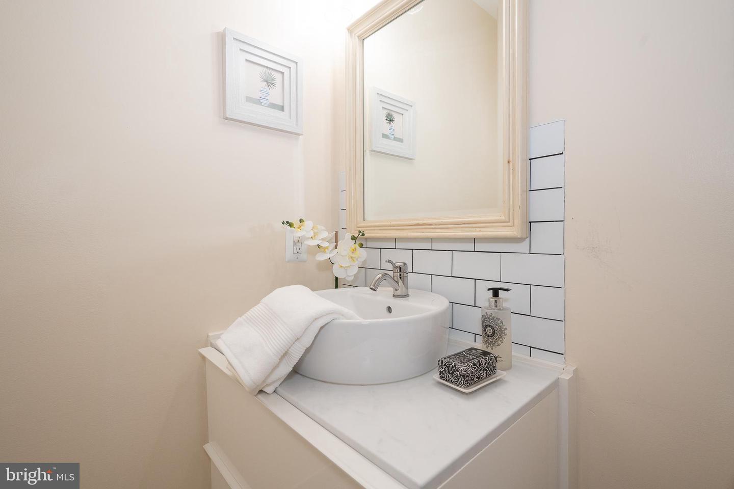 301 Hanover Ct Property Photo 41