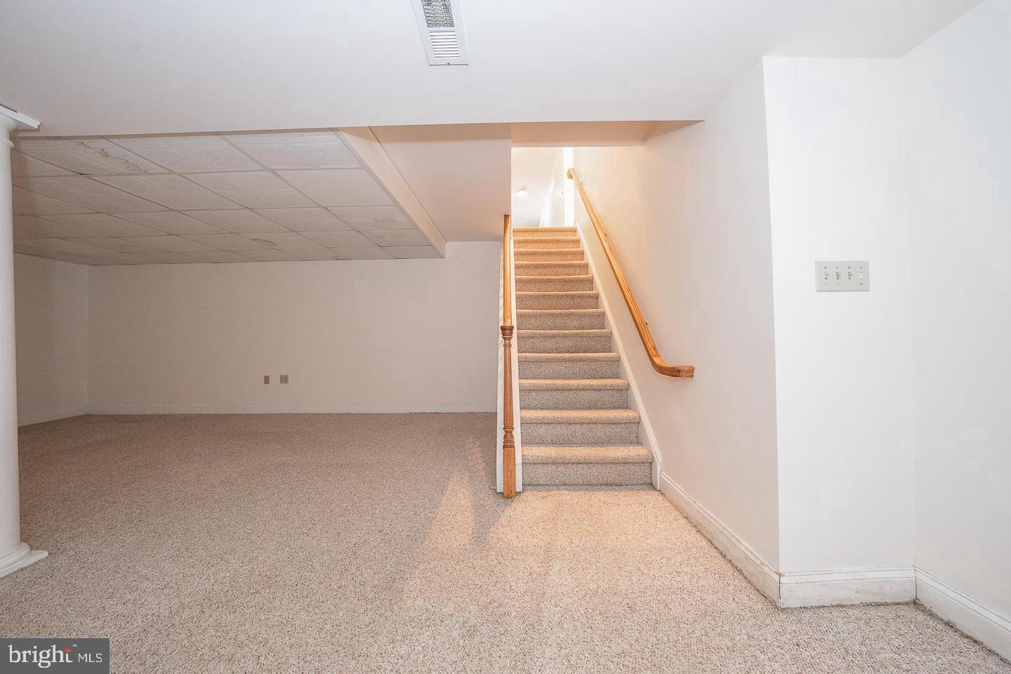 301 Hanover Ct Property Photo 43