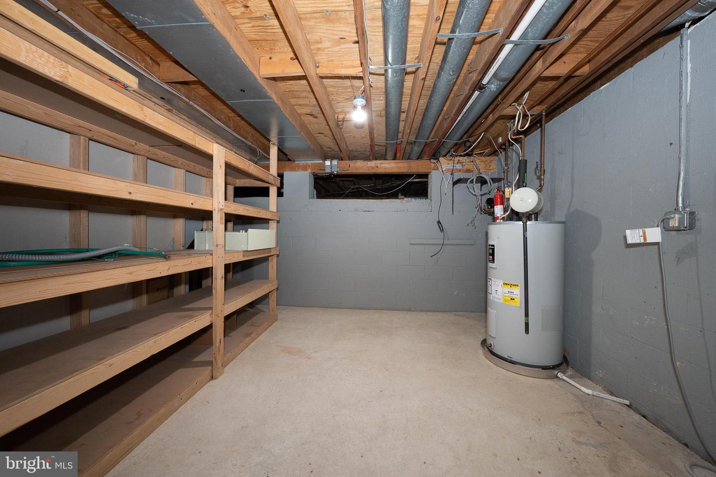 301 Hanover Ct Property Photo 45