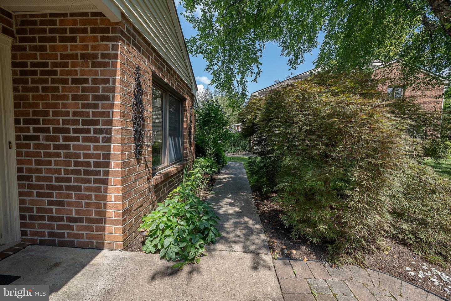 301 Hanover Ct Property Photo 48