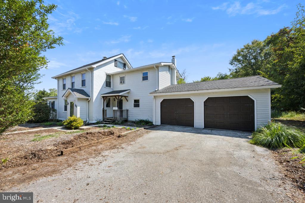 852 CEDAR AVE