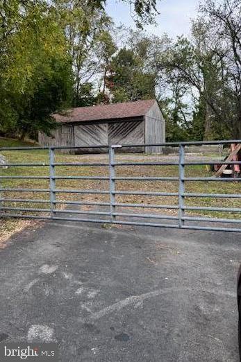 1050 Pike Springs Rd #barn Property Photo 5