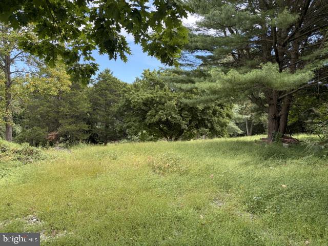 18 Penn Dr Property Photo 5