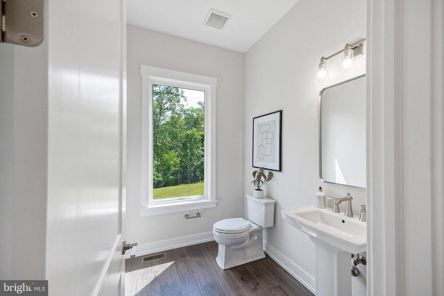 545 Webb Rd -dd Property Photo 25