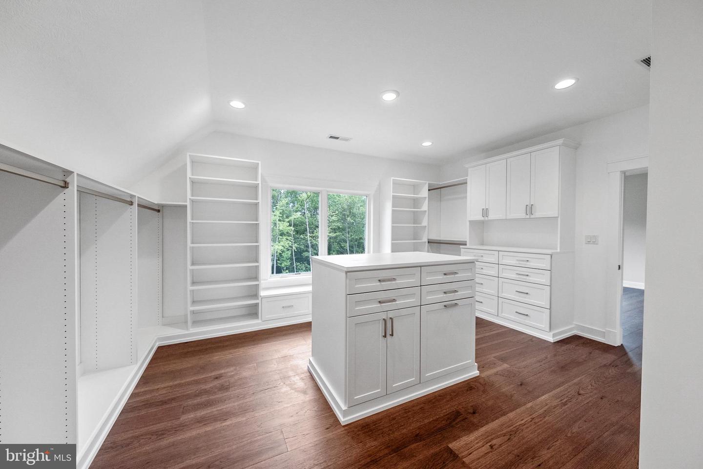545 Webb Rd -dd Property Photo 33